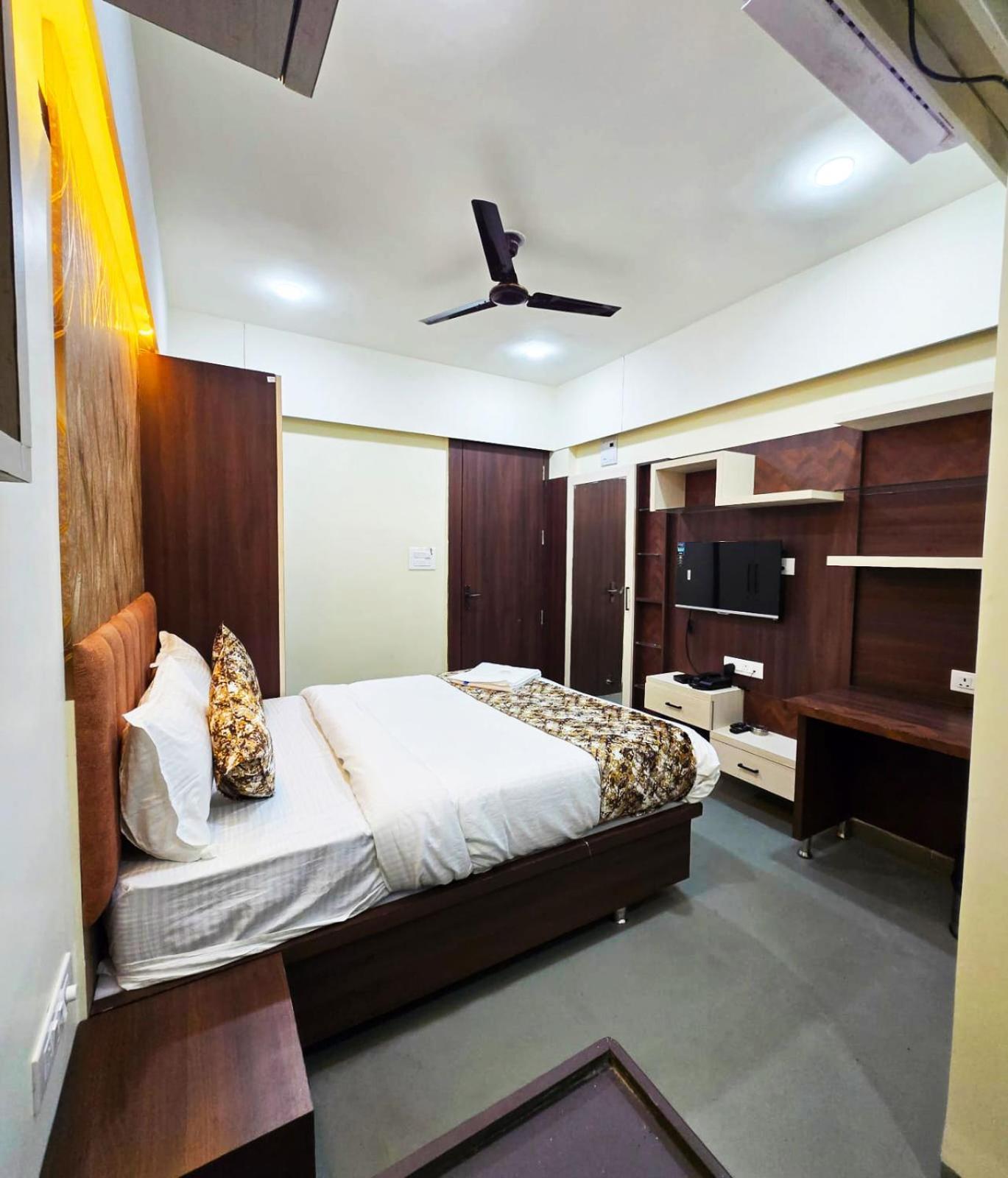 Hotel Nexus Indore Exterior foto