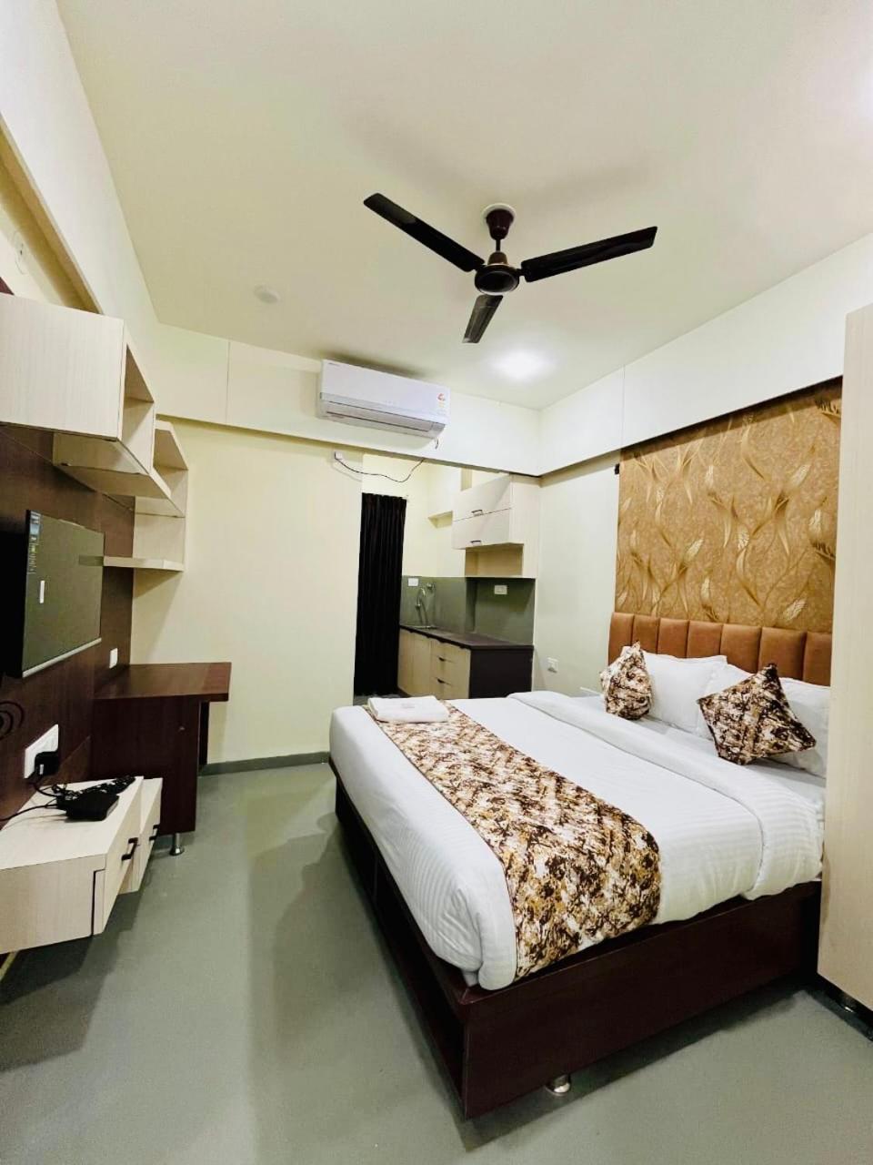 Hotel Nexus Indore Exterior foto